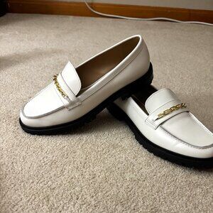 Ann Taylor Womens Chain Leather Loafers White Gold Black Sole Size 8 New